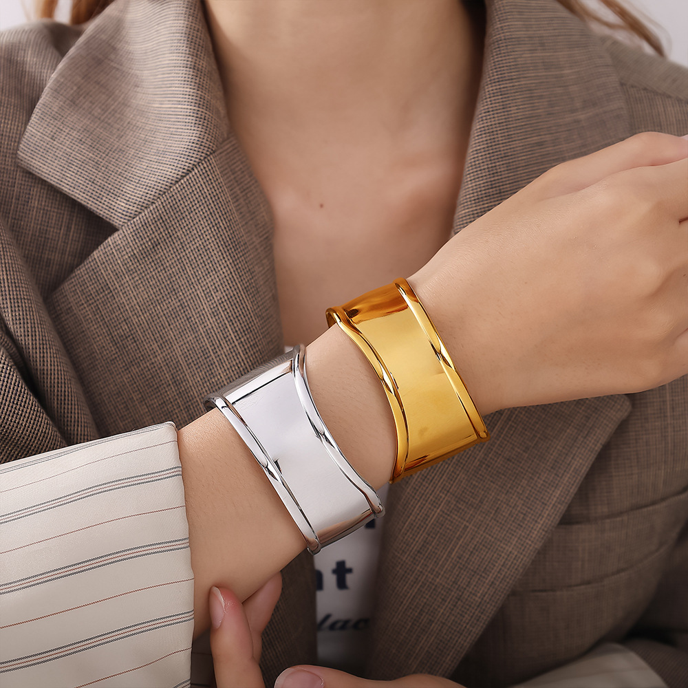Stainless Steel Gold Plated Wi - Vintage Fashion Old Money ulasan dan harga