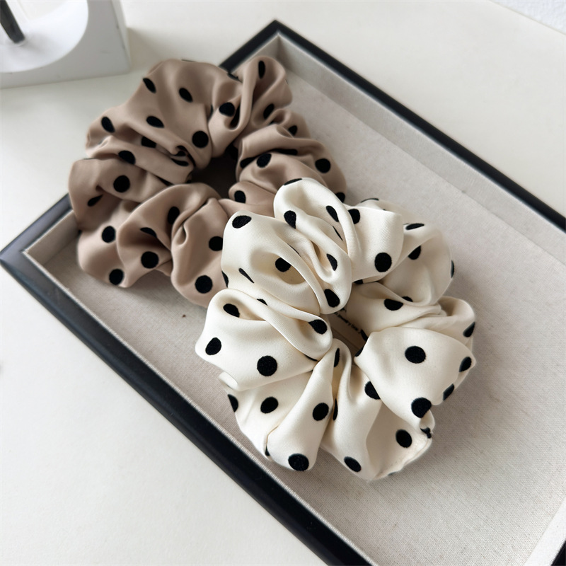 Korean Satin Polka Dot Scrunch - Vintage Fashion Fabrics ulasan dan harga